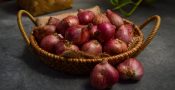 Shallots in the rattan basket